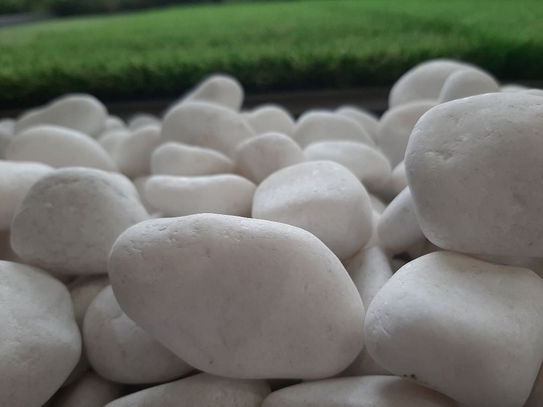 Snow White Pebbles