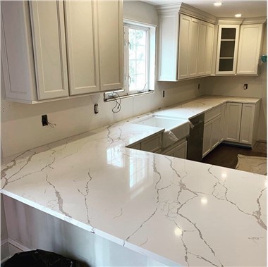 Kuhinjski pult Calacatta Quartz