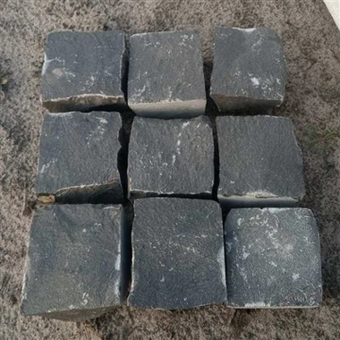 Črni bazaltni tlakovci iz temnega bazaltnega tlakovca